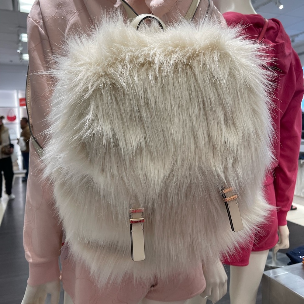 MICHAEL KORS Quinn Medium Flap Faux Fur Backpack
Natural 
NWT 
Live Style - Picture 11 of 16